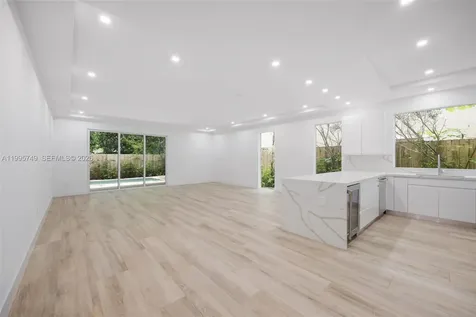 3162 Plaza Street Coconut Grove FL 33133
