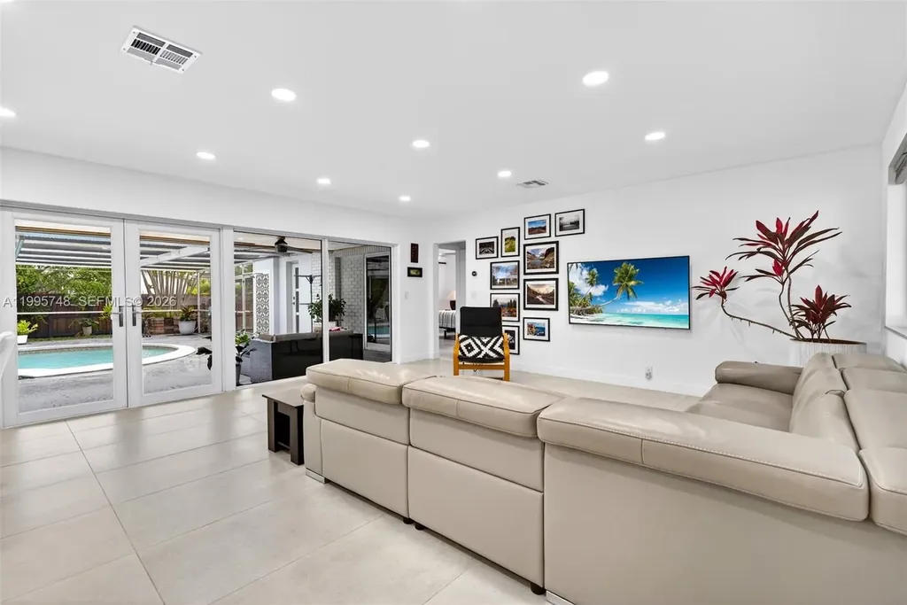 763 S Rainbow Drive Hollywood FL 33021