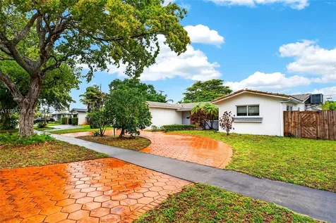 763 S Rainbow Drive Hollywood FL 33021