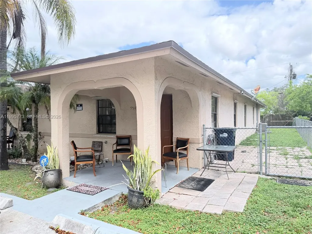 954 NW 14th Street Florida City FL 33034