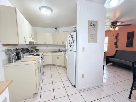 954 NW 14th Street Florida City FL 33034