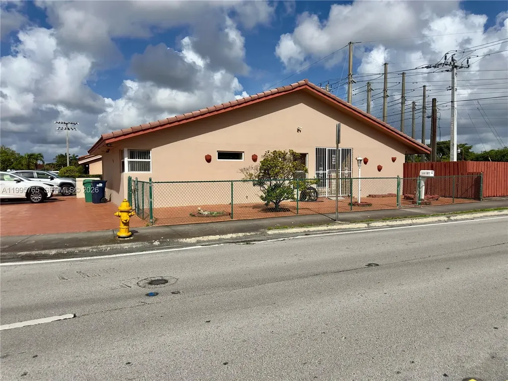 450 SW 92nd Avenue Miami FL 33174