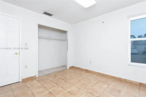 450 SW 92nd Avenue Miami FL 33174