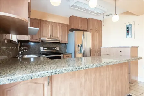 450 SW 92nd Avenue Miami FL 33174