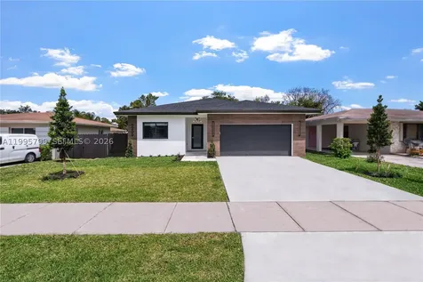5209 SW 22nd Street West Park FL 33023