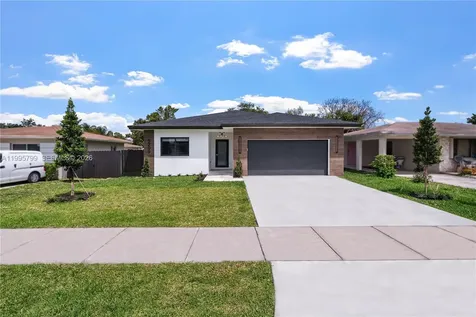5209 SW 22nd Street West Park FL 33023
