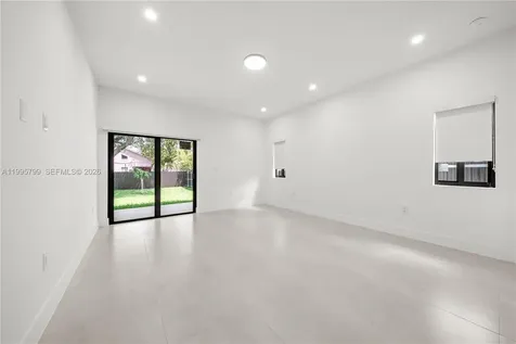 5209 SW 22nd Street West Park FL 33023