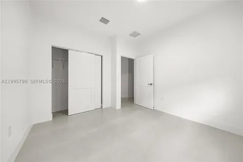 5209 SW 22nd Street West Park FL 33023