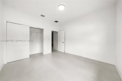 5209 SW 22nd Street West Park FL 33023