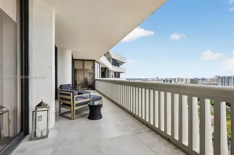 1000 Island Bl Aventura FL 33160