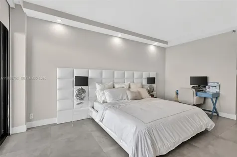 1000 Island Bl Aventura FL 33160