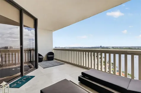 1000 Island Bl Aventura FL 33160