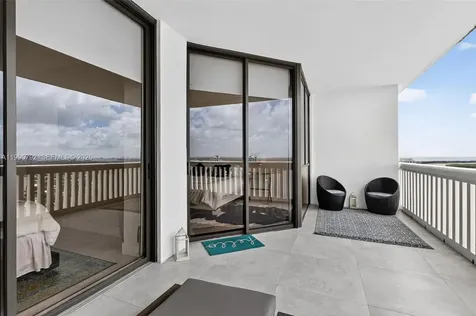 1000 Island Bl Aventura FL 33160
