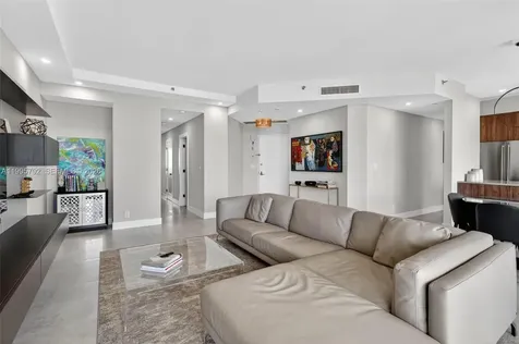 1000 Island Bl Aventura FL 33160