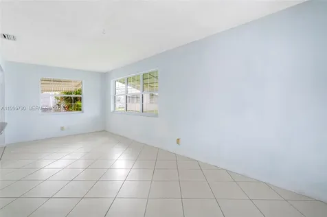 1005 SW 18th Street Boynton Beach FL 33426