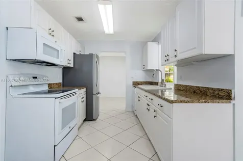 1005 SW 18th Street Boynton Beach FL 33426