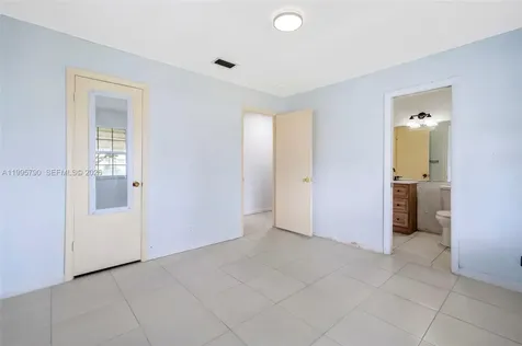 1005 SW 18th Street Boynton Beach FL 33426
