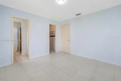1005 SW 18th Street Boynton Beach FL 33426