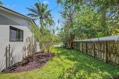 17050 SW 83rd Avenue Palmetto Bay FL 33157