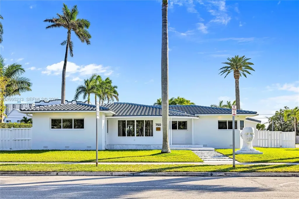 750 Harrison Street Hollywood FL 33019