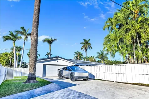750 Harrison Street Hollywood FL 33019