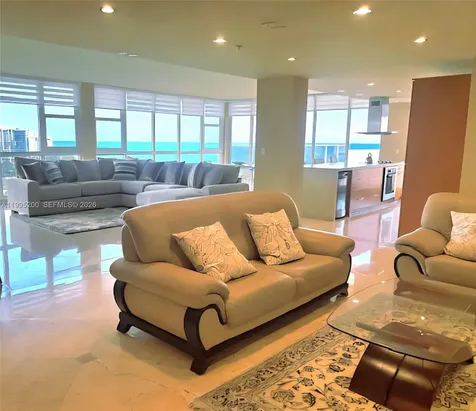 100 Lincoln Road Miami Beach FL 33139