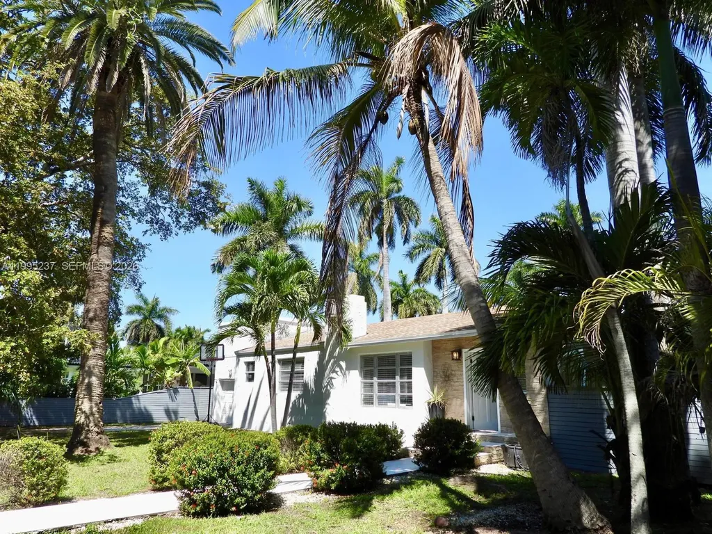 715 Hollywood Boulevard Hollywood FL 33019