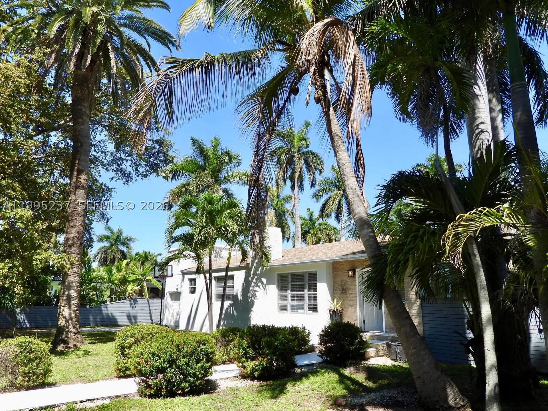 715 Hollywood Boulevard Hollywood FL 33019