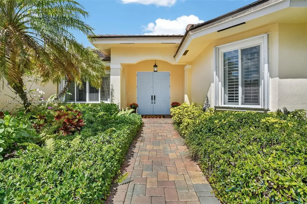 6462 SW 93rd Place Miami FL 33173