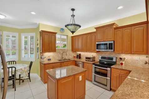 6462 SW 93rd Place Miami FL 33173