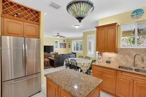 6462 SW 93rd Place Miami FL 33173