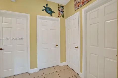 6462 SW 93rd Place Miami FL 33173