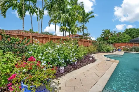 6462 SW 93rd Place Miami FL 33173