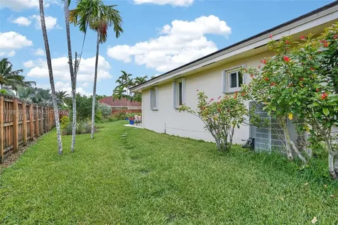 6462 SW 93rd Place Miami FL 33173