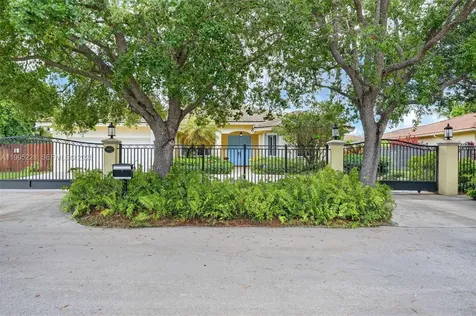 6462 SW 93rd Place Miami FL 33173