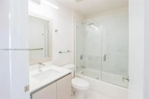 2555 NE 193rd Street Miami FL 33180