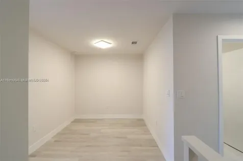 2555 NE 193rd Street Miami FL 33180