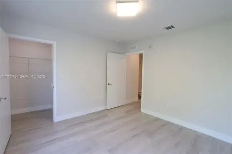2555 NE 193rd Street Miami FL 33180