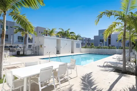 2555 NE 193rd Street Miami FL 33180