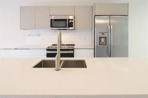 2555 NE 193rd Street Miami FL 33180