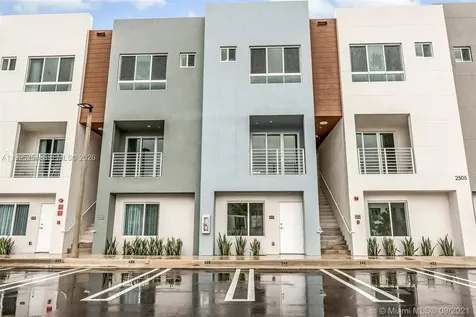 2555 NE 193rd Street Miami FL 33180