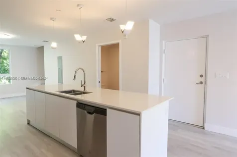 2555 NE 193rd Street Miami FL 33180