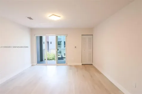2555 NE 193rd Street Miami FL 33180
