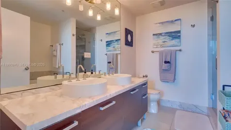 253 NE 2nd Street Miami FL 33132