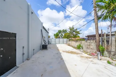 4255 E 8th Avenue Hialeah FL 33013