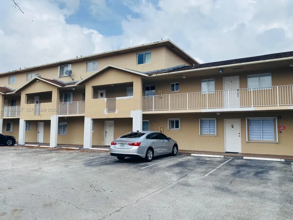 3021 W 76th Street Hialeah FL 33018