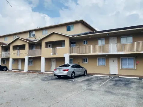 3021 W 76th Street Hialeah FL 33018