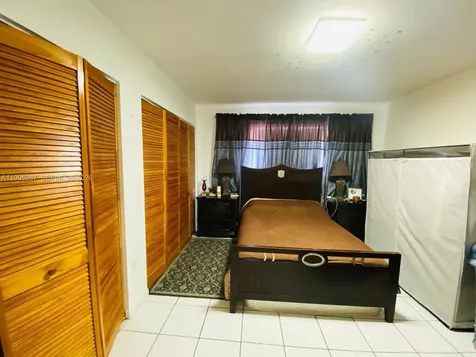 3021 W 76th Street Hialeah FL 33018