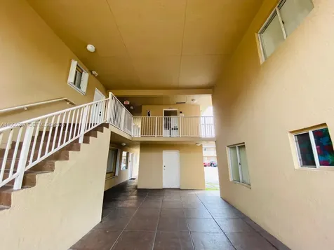 3021 W 76th Street Hialeah FL 33018