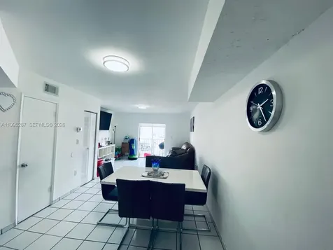 3021 W 76th Street Hialeah FL 33018